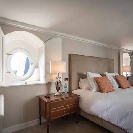La Folie Hotel