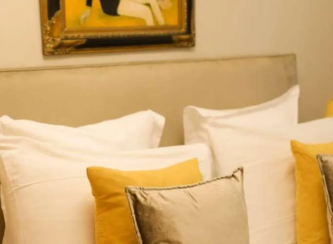 La Folie Отель *