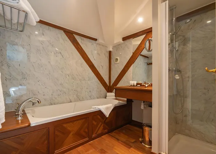 La Folie Отель *